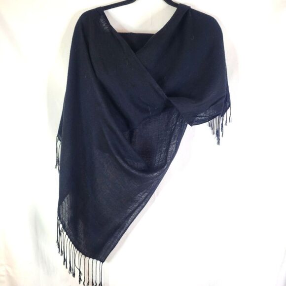 Simple large lightweight black scarf - Picture 1 of 10